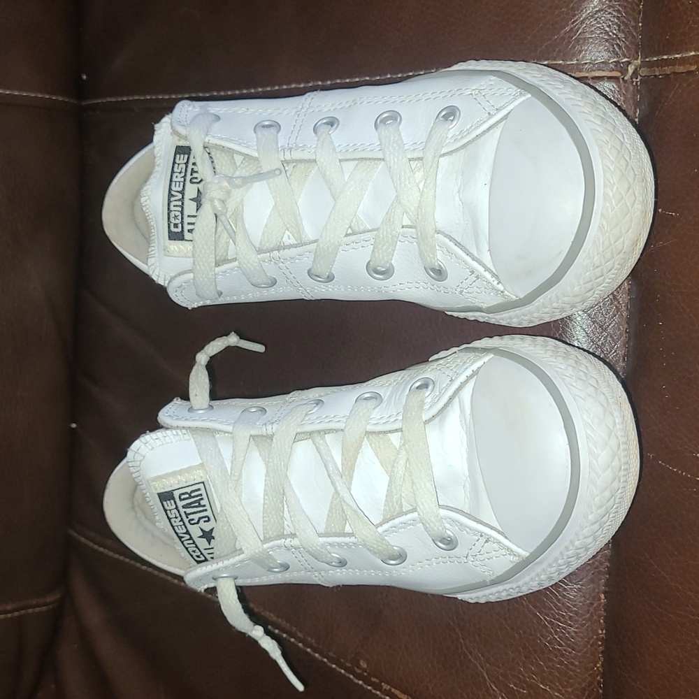 White Converse All Star Kids Size 2